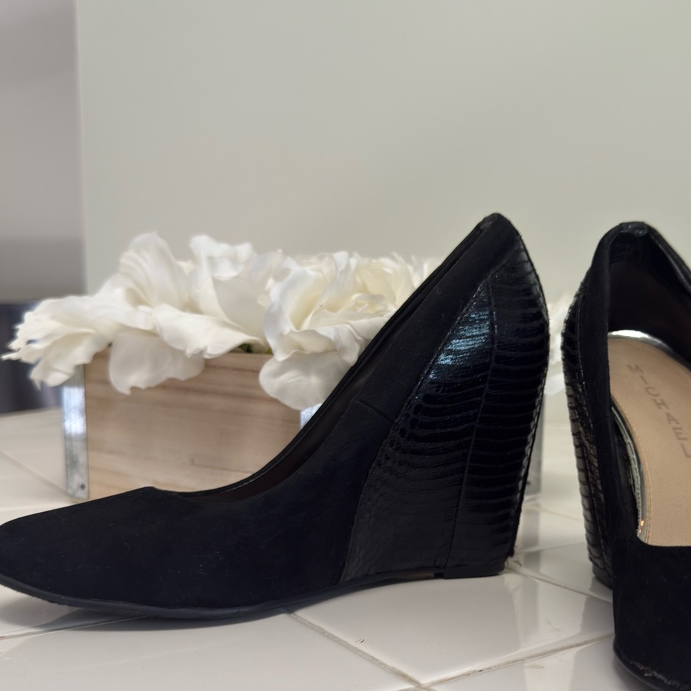 Michael Kors Black Suede Deanna Wedge Pumps Snake Print Heel - As Is -  Sz 7.5